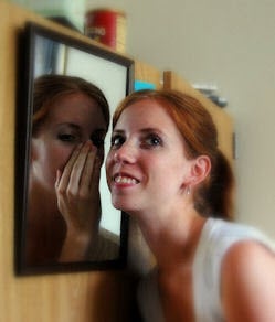 Picture_of_Person_in_mirror_talking_to_yourself